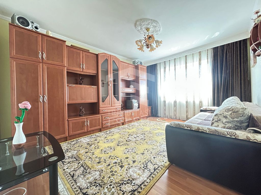 Ap. 3 camere decomandat Năvodari Str. Delfinului + loc parcare