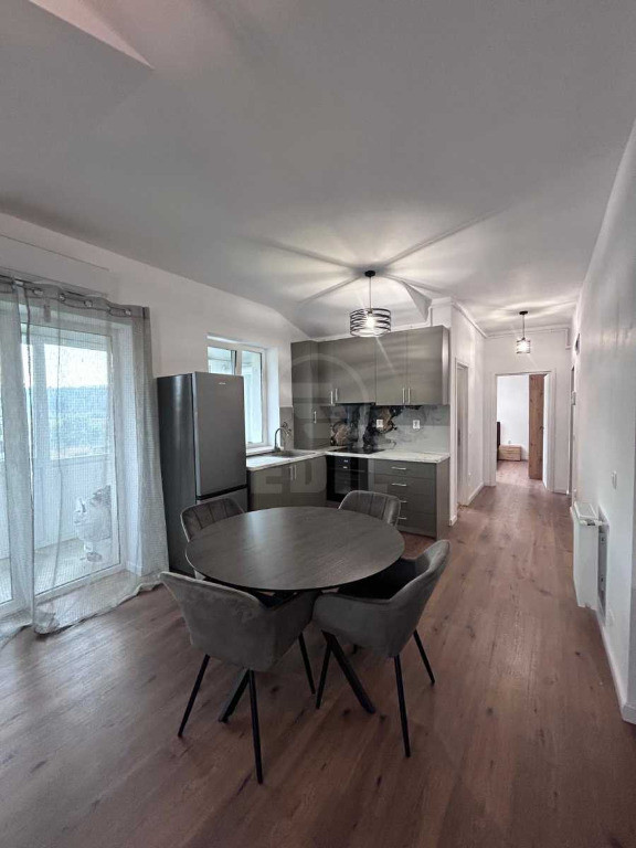 Apartament modern cu 2 camere, loc de parcare – zona Tineretului