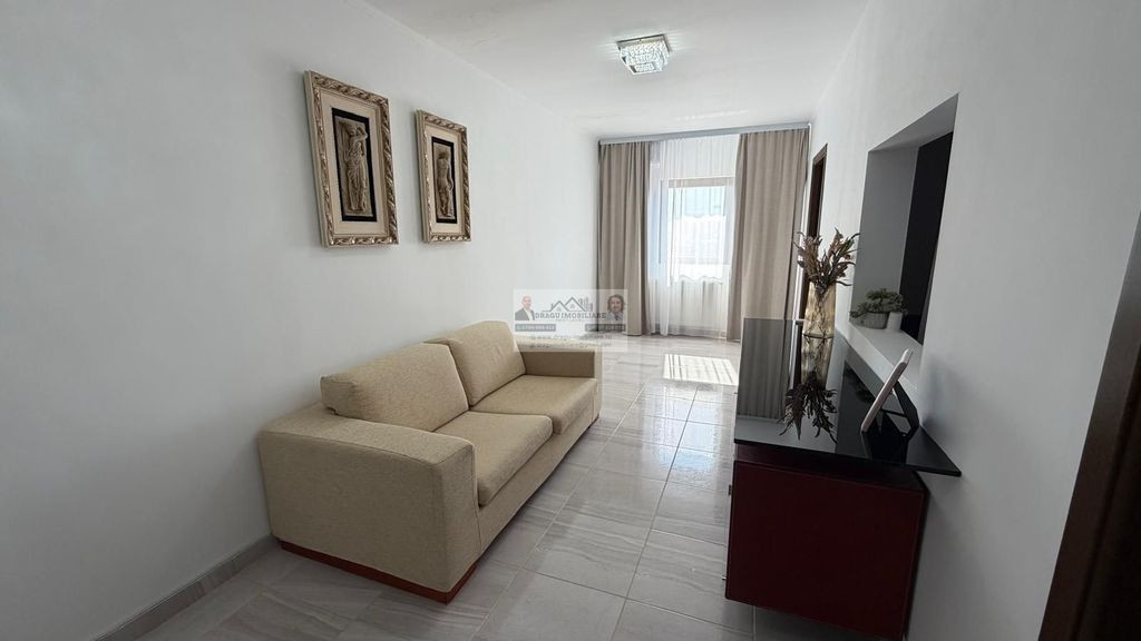 Apartament cu 3 camere, 75 mp, bloc nou Adjud