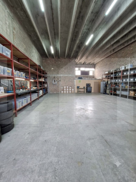 Hala industriala 946 mp - curte 2.231 mp - acces auto - Zona