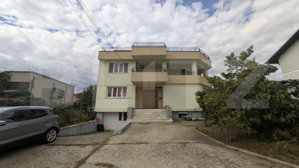 Vilă cu 7 dormitoare, 5 băi și terasă de 144 mp, zona An