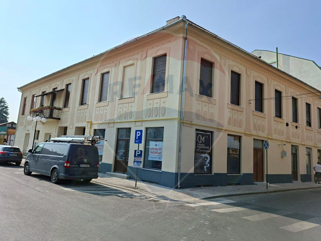 Spațiu comercial 75 mp Piata Catedralei. Vitrină si acces din stradă