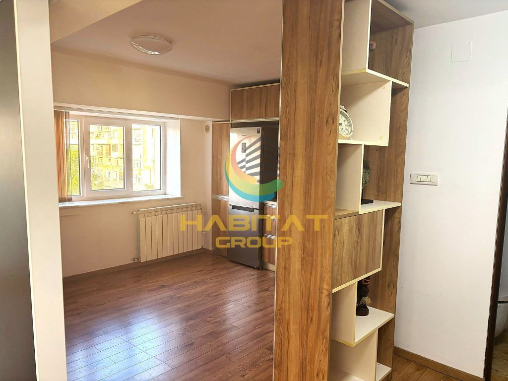 Apartament 3 camere Piata Alba Iulia 100 mp Birou sau Locuinta