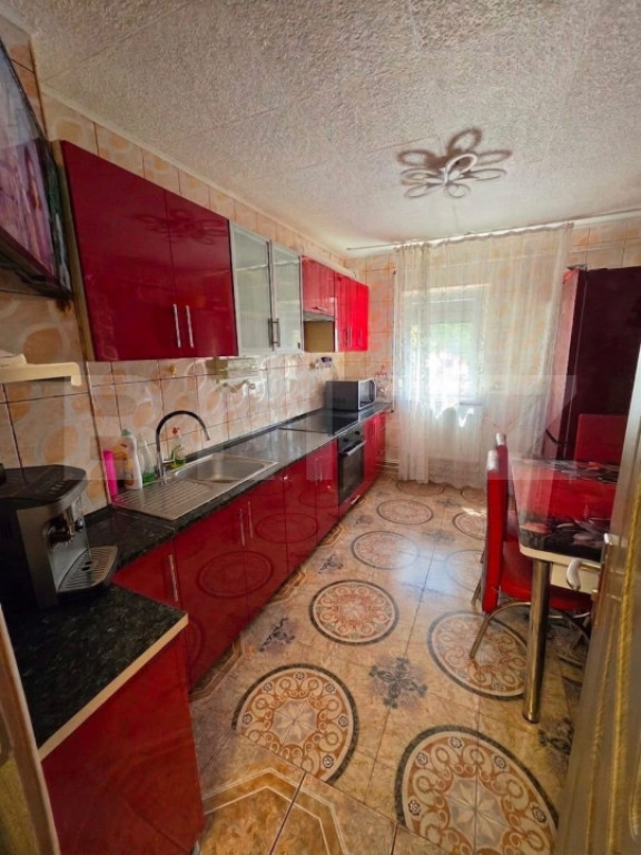 Apartament 3 camere, parter înalt, zonă liniștită – mo