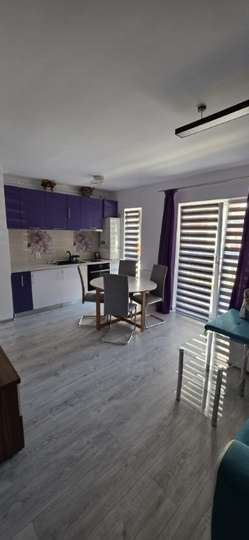 Apartament pet friendly, cu parcare si curte, str. Dobrun