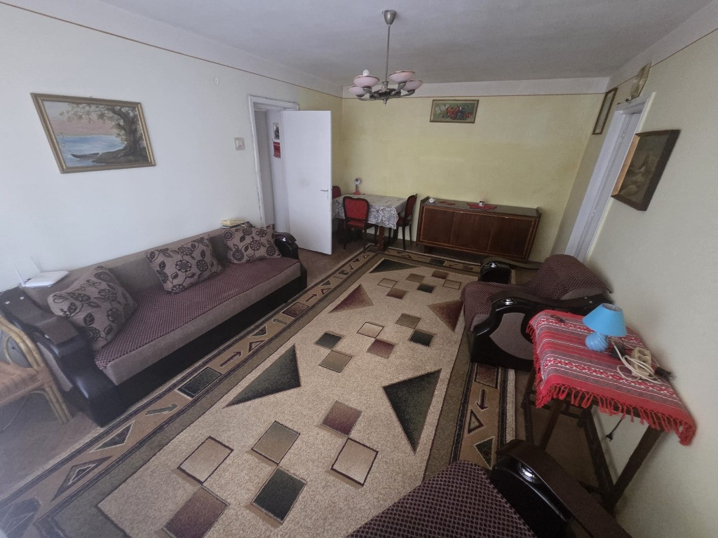 Vanzare apartament 3 camere Alexandria str. Cuza Voda