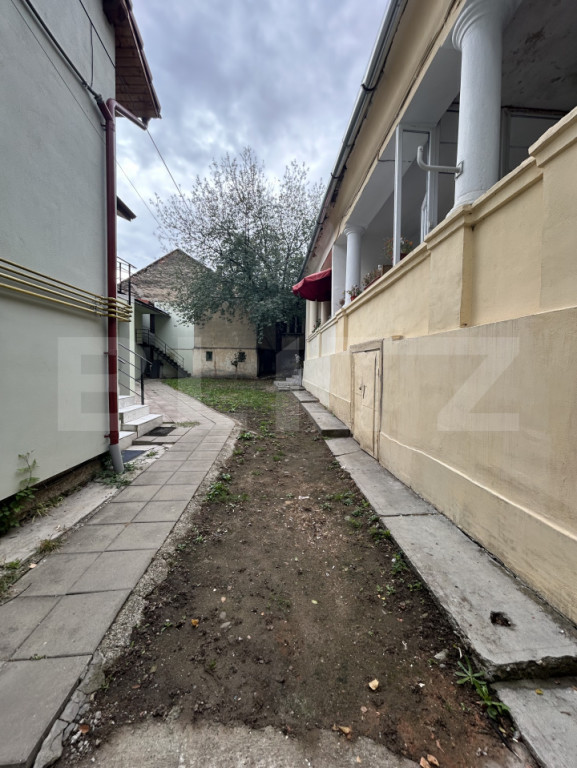 Casa de vanzare, 56.45 mp, 111.75 mp teren, zona Centrala -