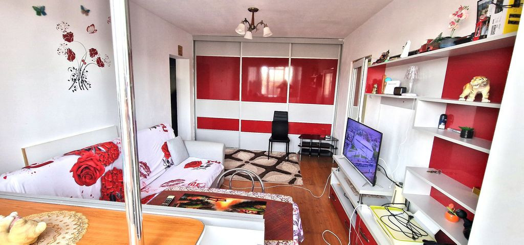 Doua camere semidecomandate etaj 2, zona Dacia