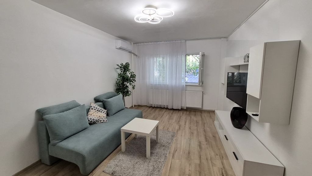 Apartament cu 3 camere 65 mp bloc 1984 - Rahova - pret 115.000 euro
