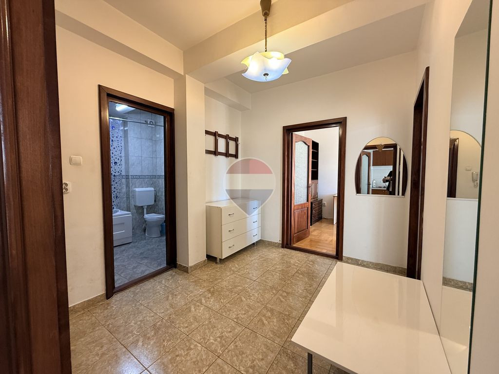 Apartament decomandat 2 camere-Chirie-Zona Gara