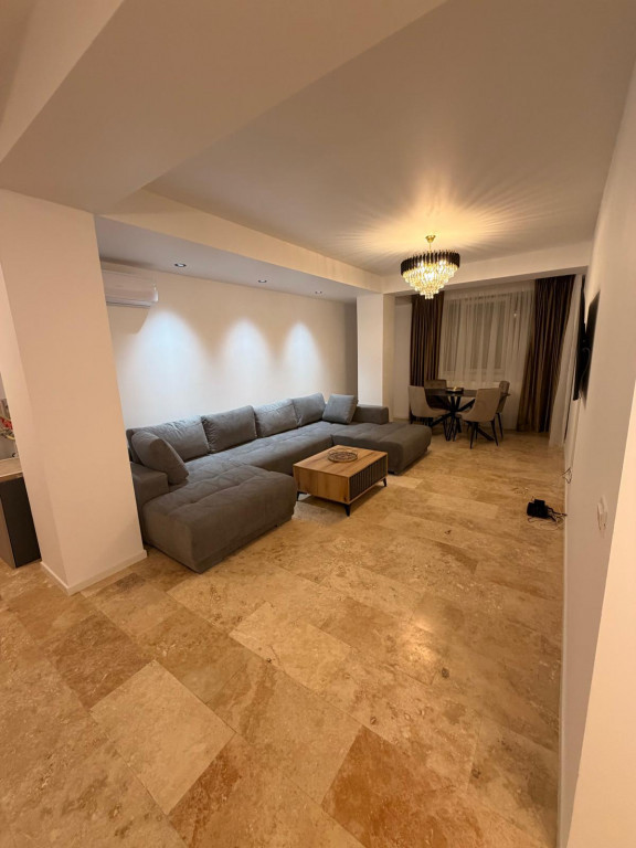 Summerland apartament 2 camere renovat loc parcare termen lu