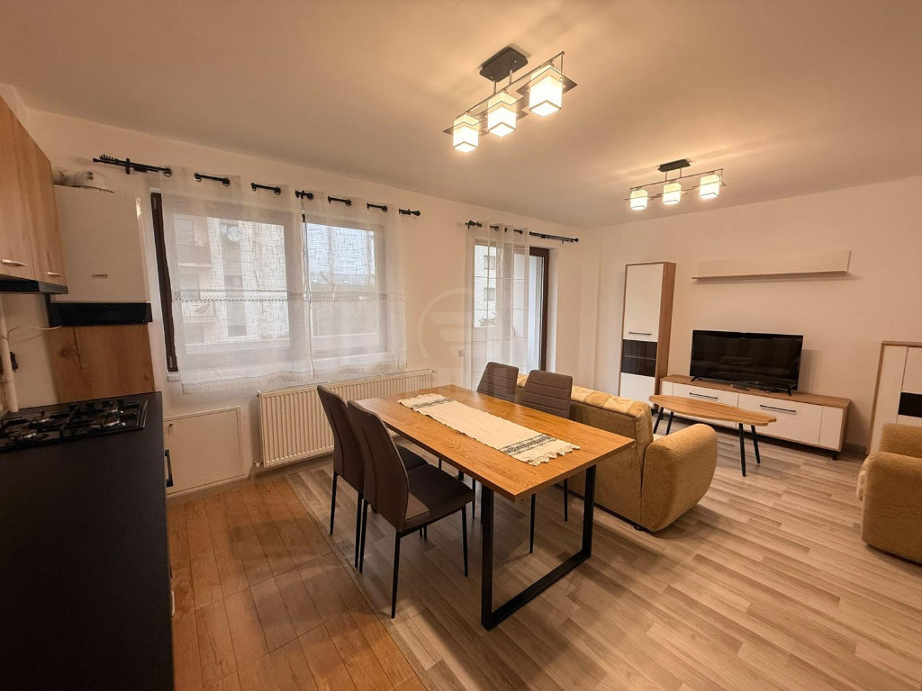 Apartament cu 3 camere de închiriat – zona Urusagului