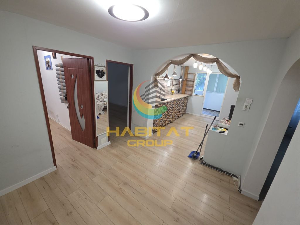 Apartament 4 camere 88mp, et 1, parcare- Piata Sudului