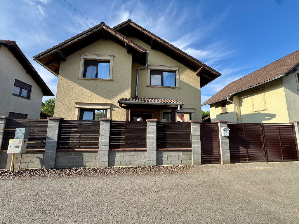 CASĂ INDIVIDUALĂ ÎN GIROC | 4 DORMITOARE | PROPRIETAR| COMISION 0