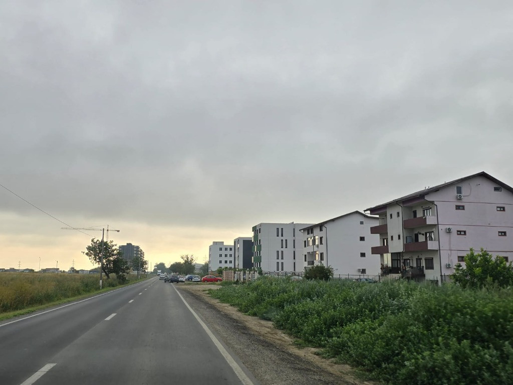 Teren de vanzare in Lazu la sos Cumpenei