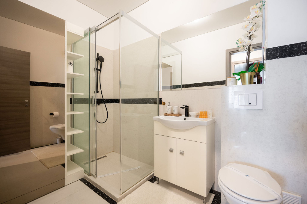 Ap.2 camere, complet utilat cu parcare supraterana