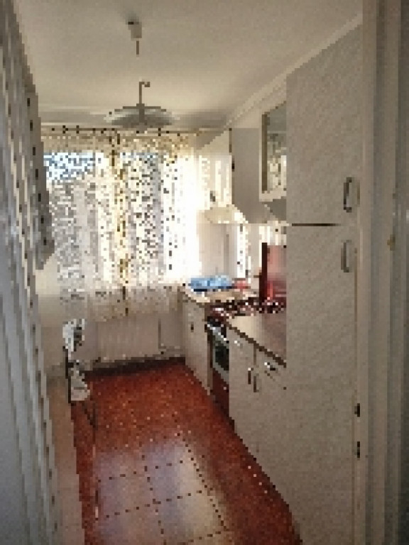 Casă spațioasă, complet renovată la interior, 4 camere, 2 băi