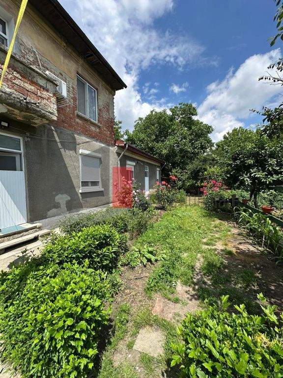 Apartament in casa zona 13 septembrie