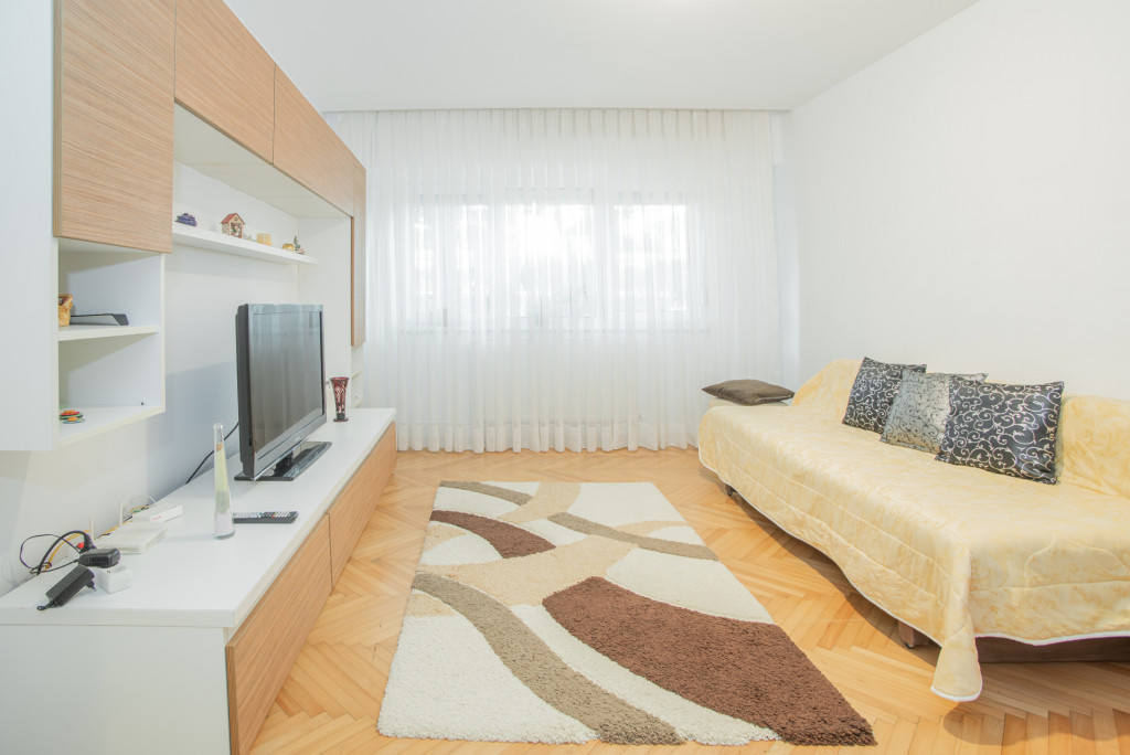 Apartament 3 camere de închiriat – Faleza Nord, Constanț