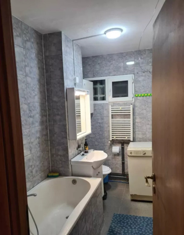 Ap 2 cam SD, zona Cantemir(la bulevard)