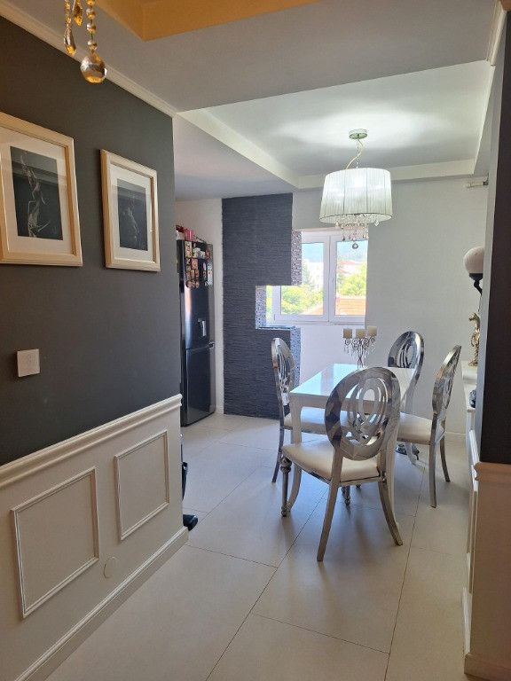 3 camere, 2 bai, smart, complet mobilat si utilat se vinde urgent