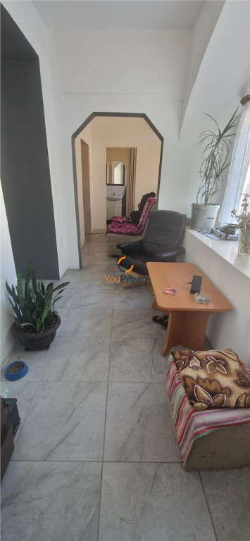 Decomandat 2 Camere / Curte Comuna cu Loc de Parcare / Zona