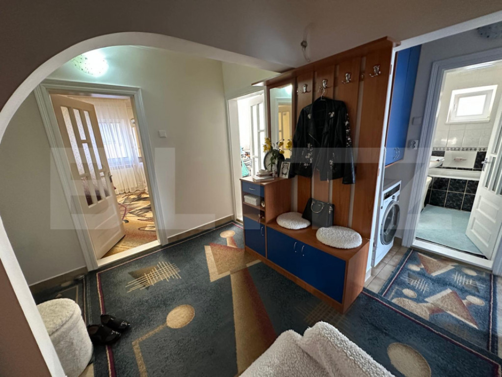 Apartament 3 camere, 70 mp, decomandat, Obcini