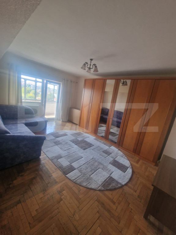 Apartament doua comere, Lisaura