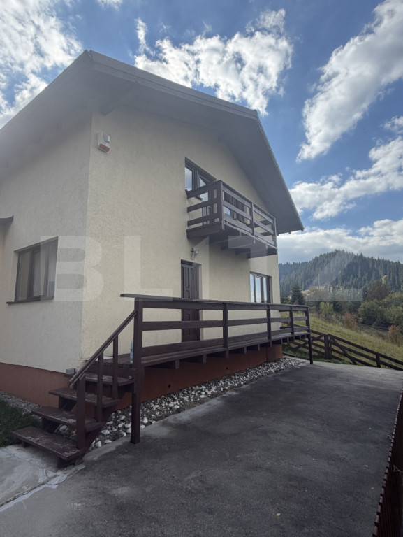 Casă din lemn, 110 mp, în Vatra Dornei