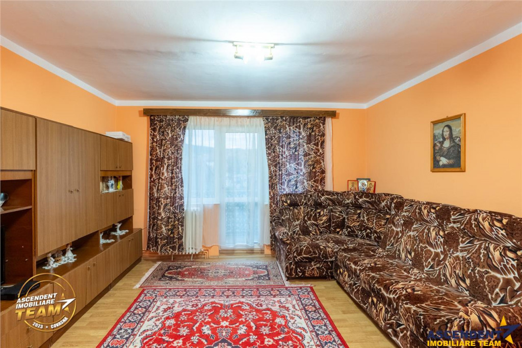 FILM! Apartament mobilat, cu 2 camere, etaj 1, central dar l