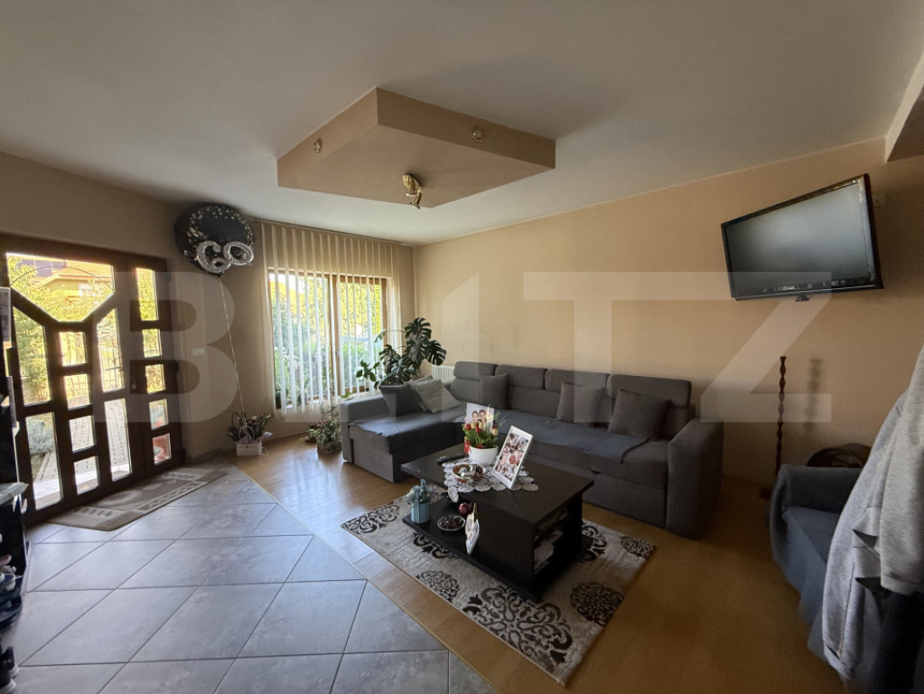 Casa cu 5 camere, 165 mp, zona Paulesti