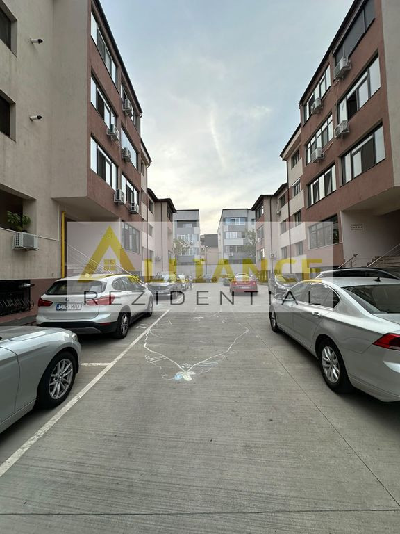 APARTAMENT 3 CAMERE DE VANZAR 1 DECEMBRIE 1918 Negociabil!