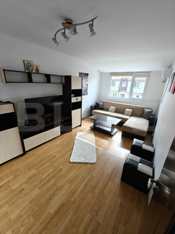Apartament 3 camere, 53 mp, zona Banat