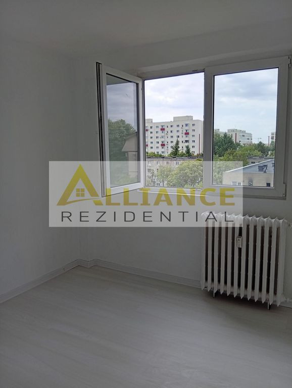 Ap.zona Brancoveanu,2-3 minute STB,se ajunge usor si rapid la metrou.