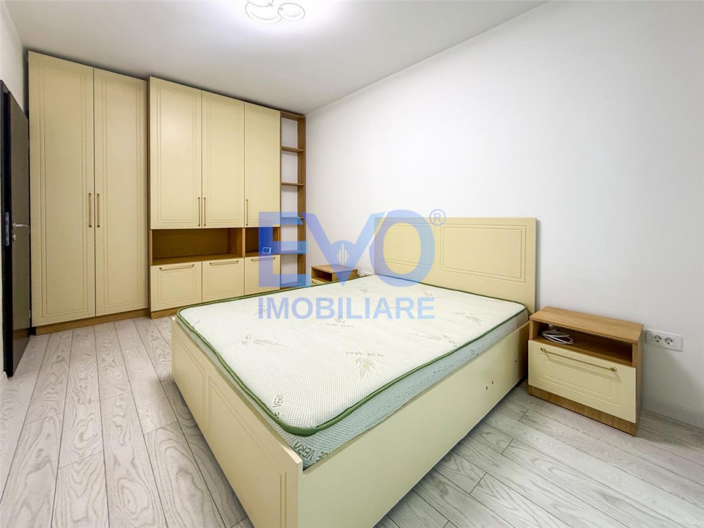 Apartament cu 2 camere, decomandat, 2 balcoane, complex Cont