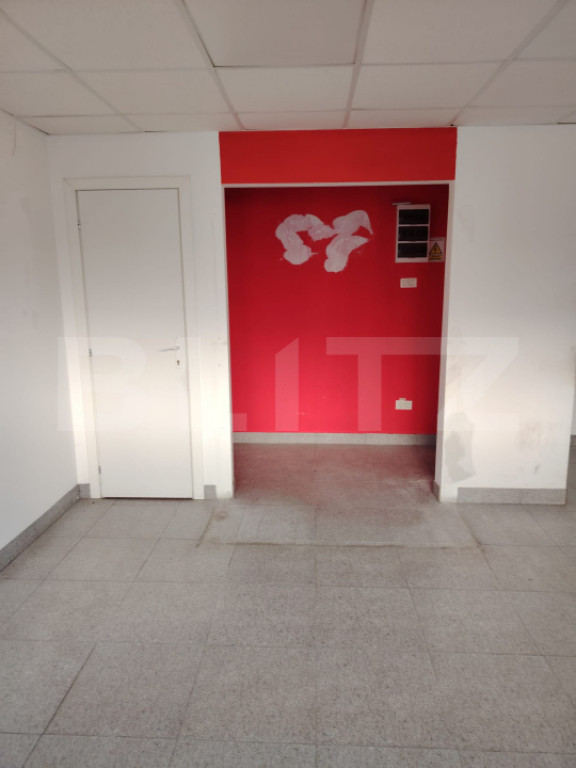 Spatiu comercial, 36 mp, zona Est