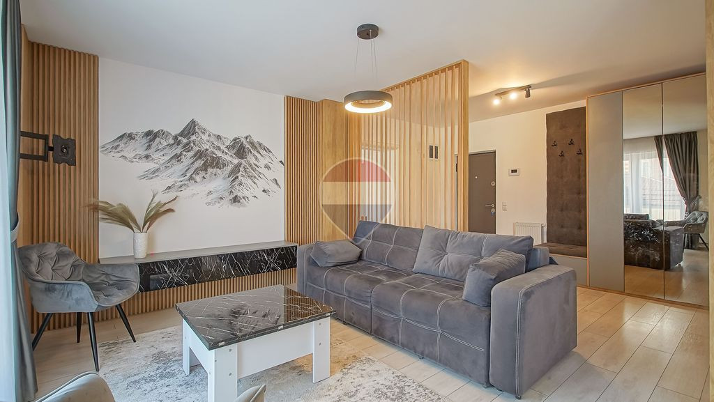 Apartament 2 camere de vânzare | Parcare și boxă | Zona Tractorul