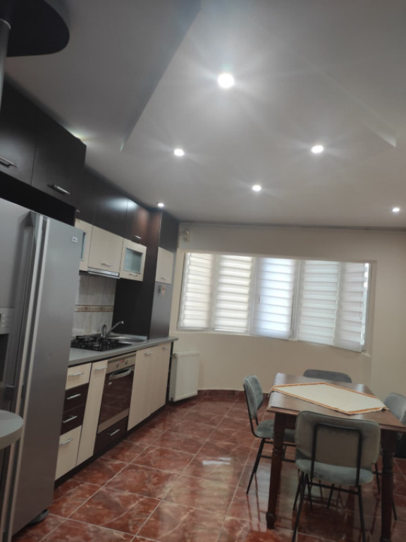 Apartament decomandat cu 2 camere, 60 mp.