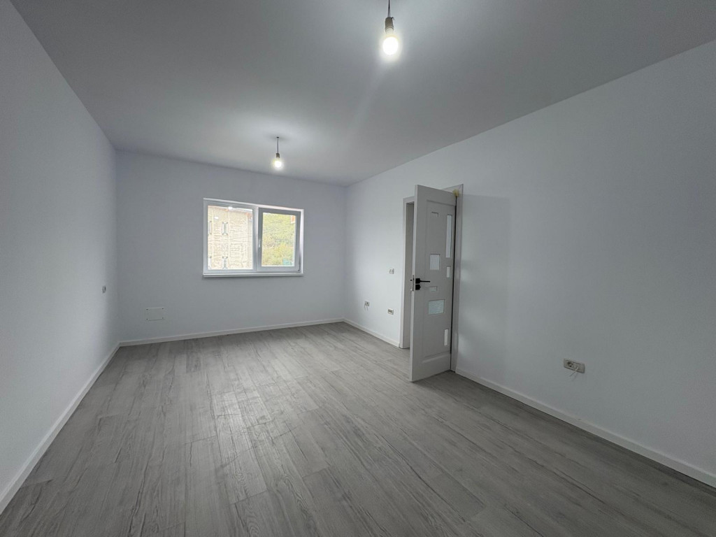 Valea Lupului,Casa single, P+1,640mp teren,Moldova Mall!!