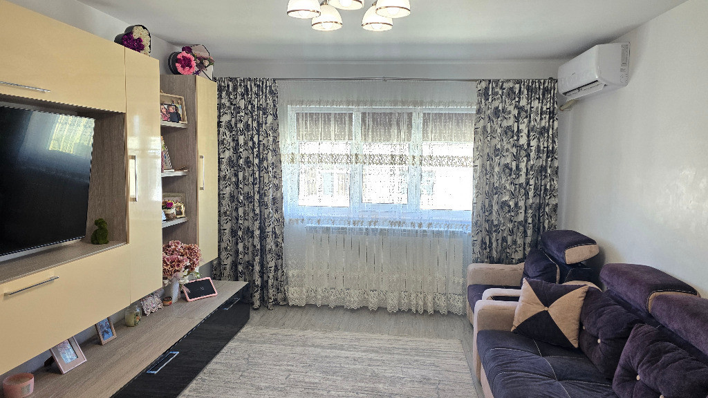 Vand apartament cu 3 camere decomandat Deva GARAJ si BOXA, I. Traian