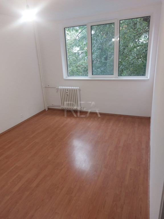 4 camere, de vanzare, Drumul Taberei, Parc, Metrou