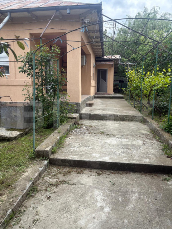 Casa de vanzare, 160 mp, teren 1350 mp, zona IC Bratianu