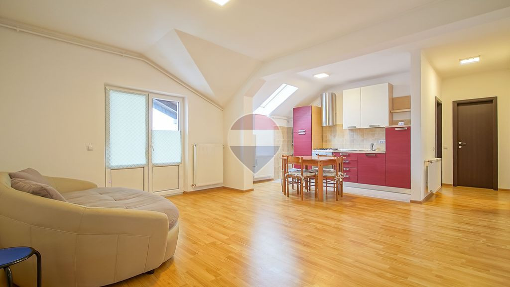 DE VANZARE | 3 CAMERE | CRISTIAN | 72 MP | LOC PARCARE |