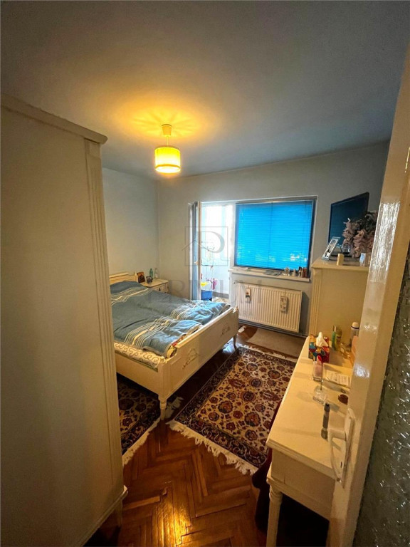 LIPOVEI - ETAJ 1 - 4 CAMERE - 3 BALCOANE - CENTRALA PROPRIE