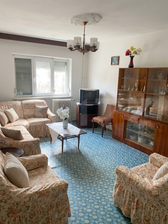 Apartament 2 camere, etajul2, zona Rovine