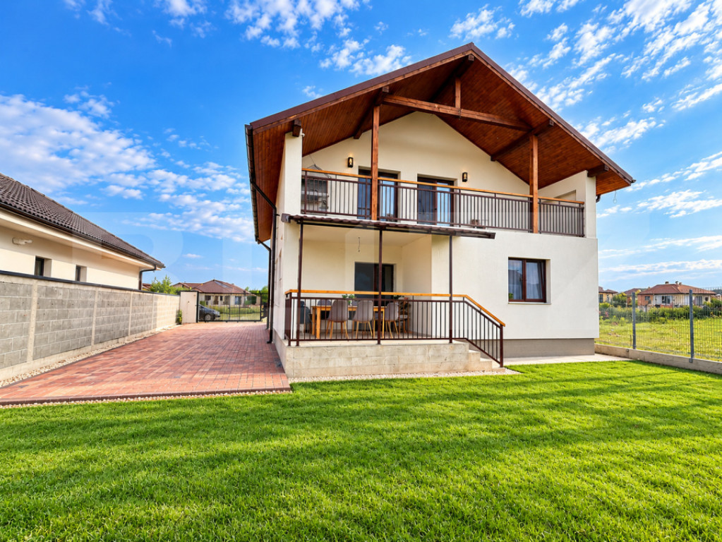 Casa individuala cu 4 camere, 2 terase, 189mp, 2 balcoane