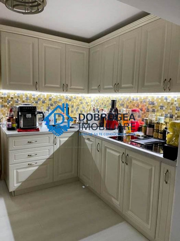 Apartament 3 camere ,strada Babadag,etaj 2