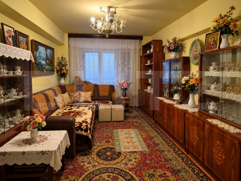 Apartament 4 camere decomandat, 2 bai, 80 mpu cu centrala,