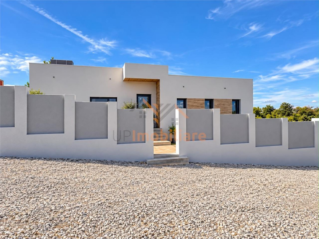 Casa cu 4 camere zona Rogerius
