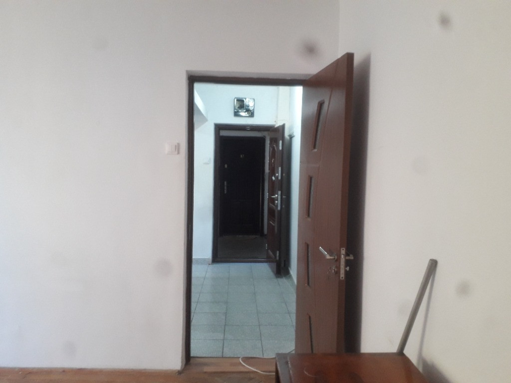 Apartament cu 2 camere nedecomandate Zona George Enescu